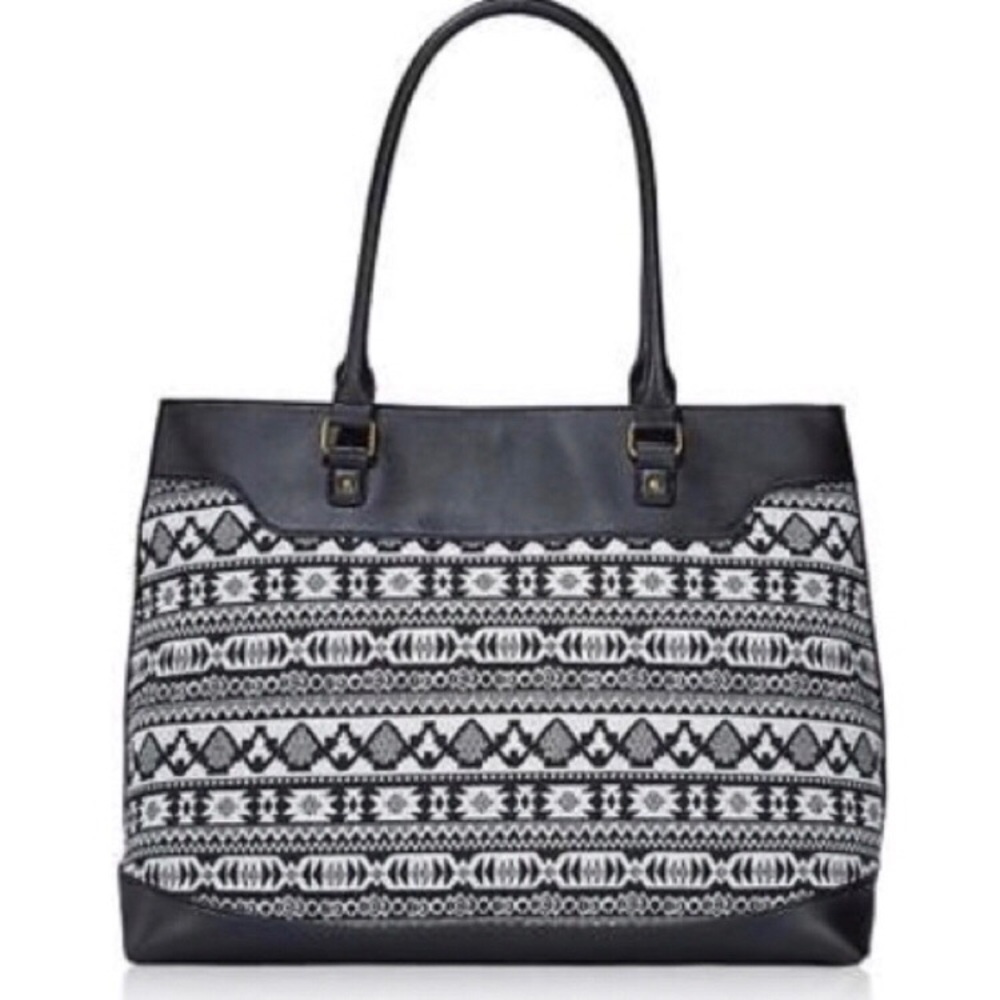 🎉HP🎉 Boho Duffel Bag by Avon